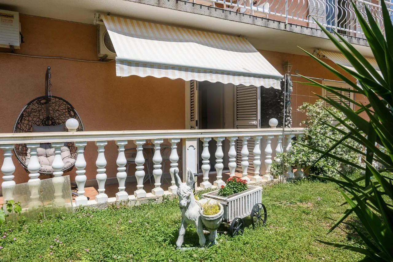 Vikeli Apartment Trogir