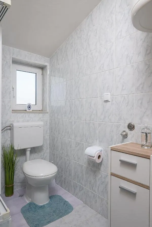 Vikeli Apartment Trogir