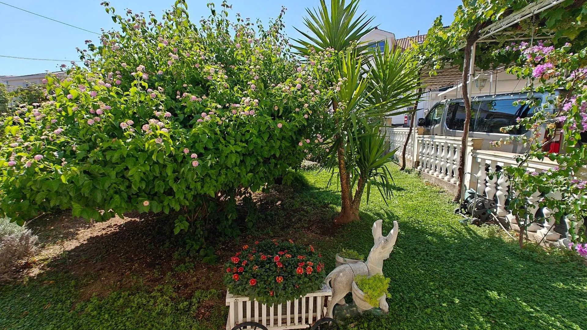 Vikeli Apartment Trogir Croatia