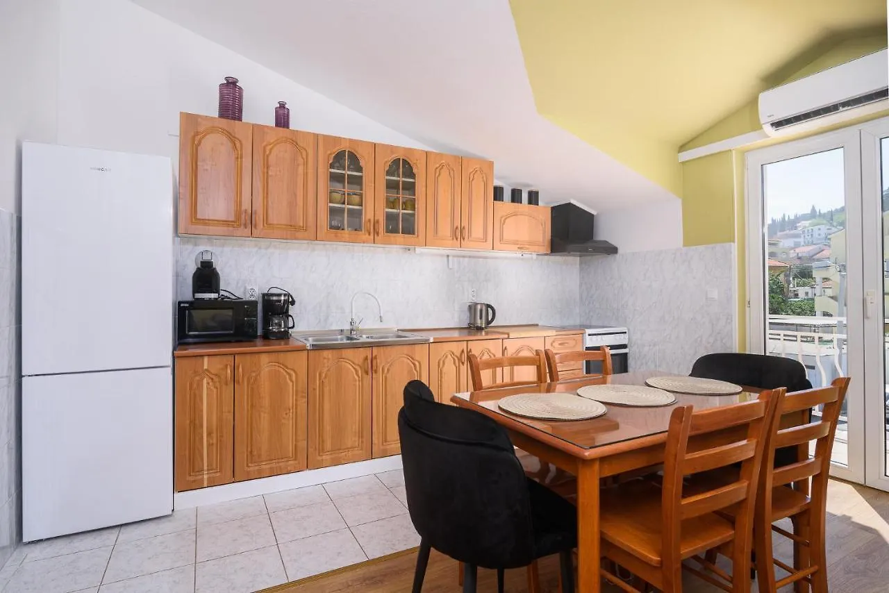 Vikeli Apartment Trogir Croatia