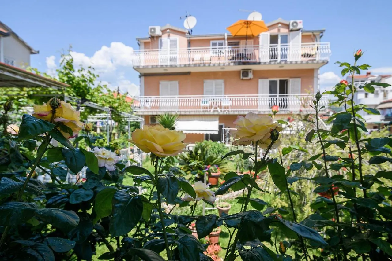 Vikeli Apartment Trogir Croatia