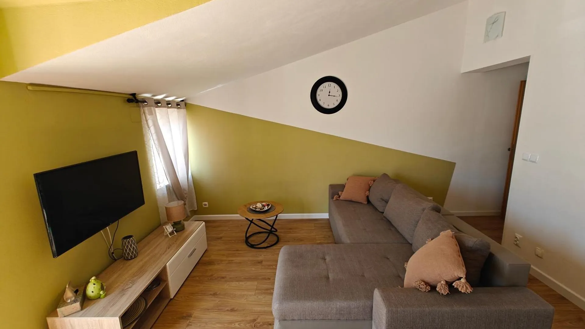 Vikeli Apartment Trogir