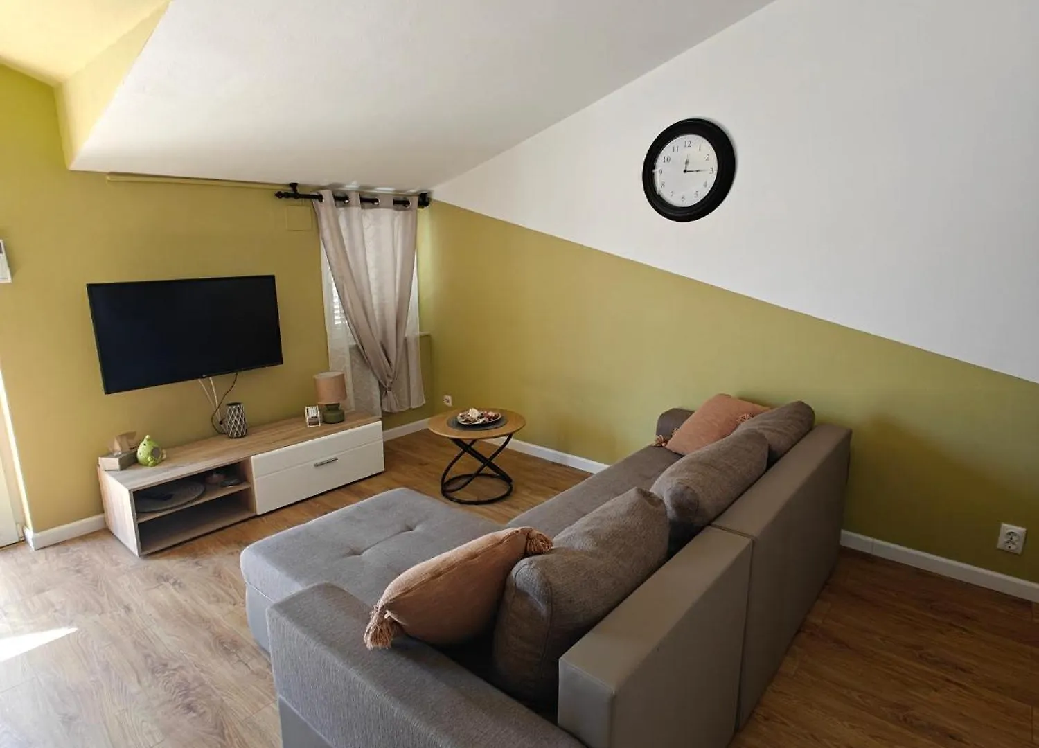Vikeli Apartment Trogir Croatia