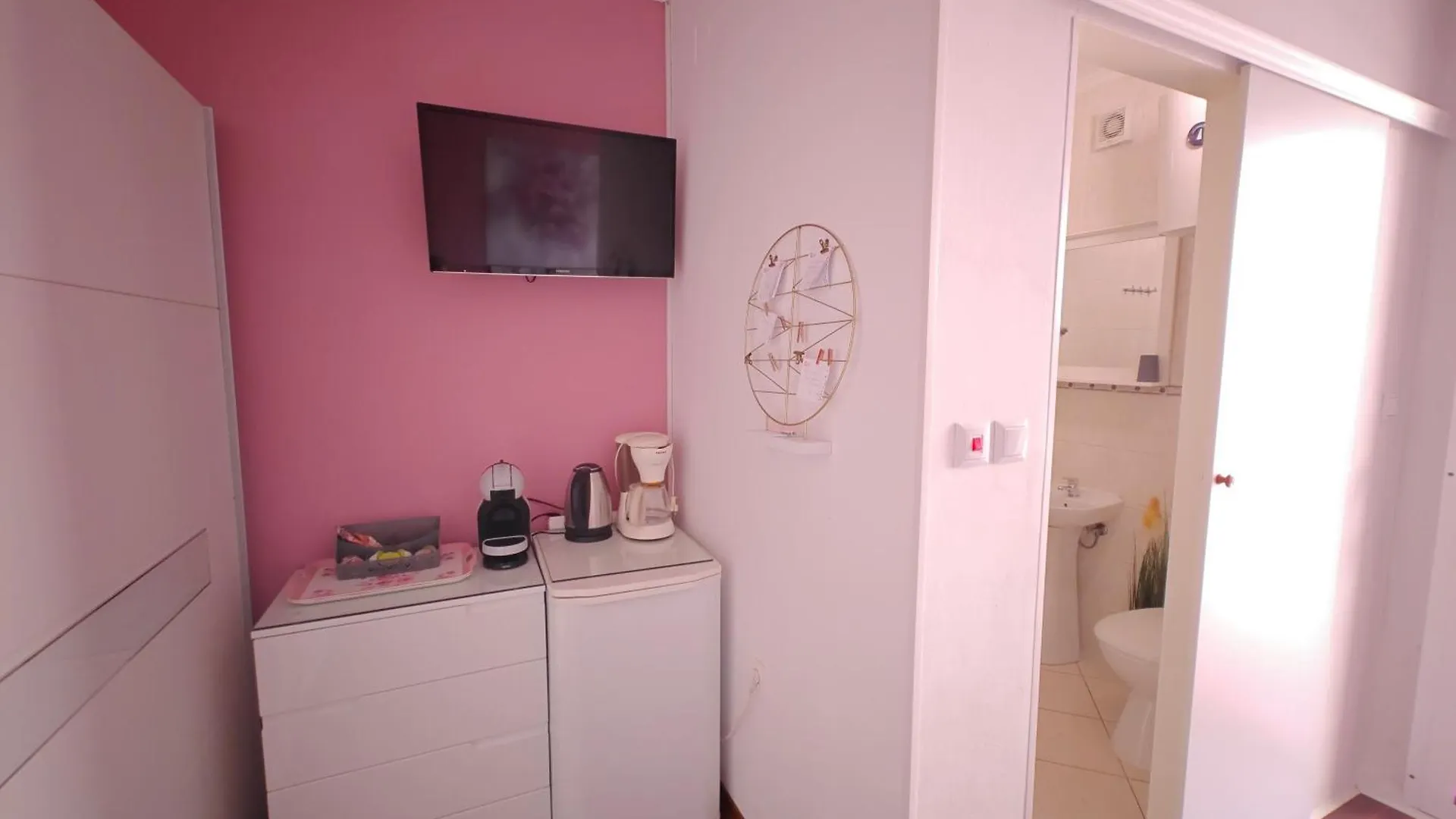 Vikeli Apartment Trogir 0*,